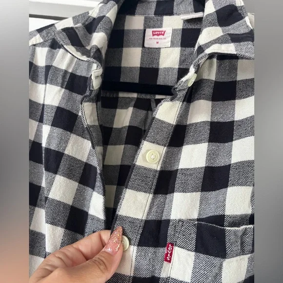 Levi's Classic Black and White Plaid Shirt - Picture 2 of 7